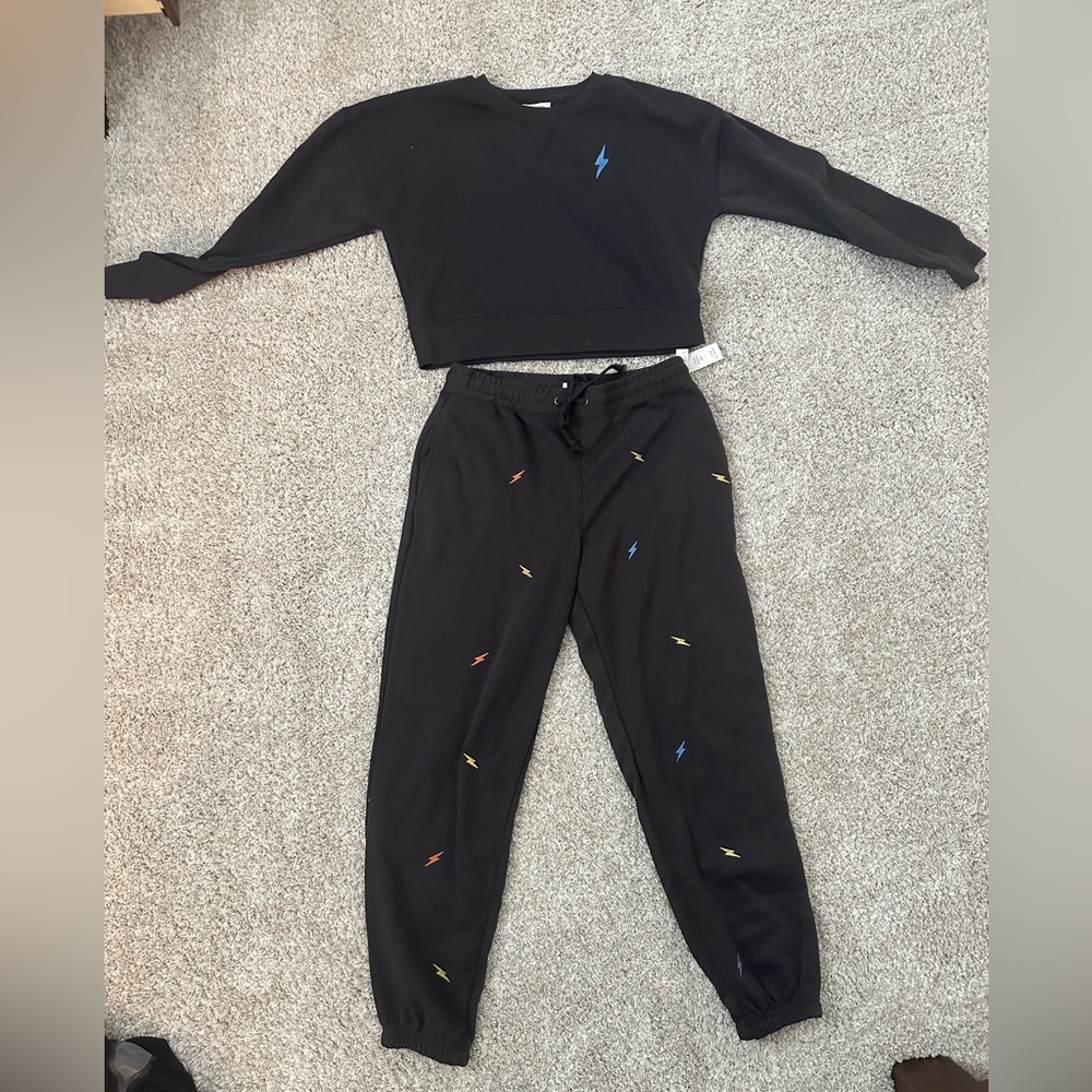NWT Matching jogger set - size large but fits like medium
